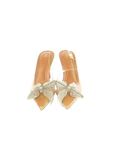 37 Beden Zara Stiletto %70 İndirimli.