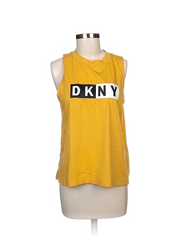 DKNY T-shirt %70 İndirimli.
