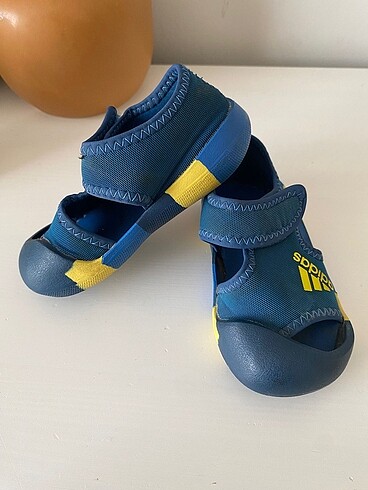 Adidas çocuk sandalet