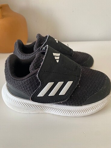 Adidas çocuk spor ayakkabısı