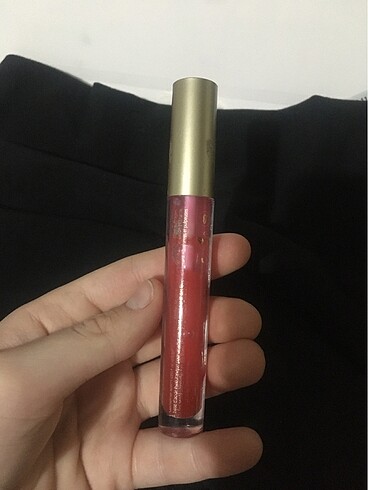 Essence plumping gloss