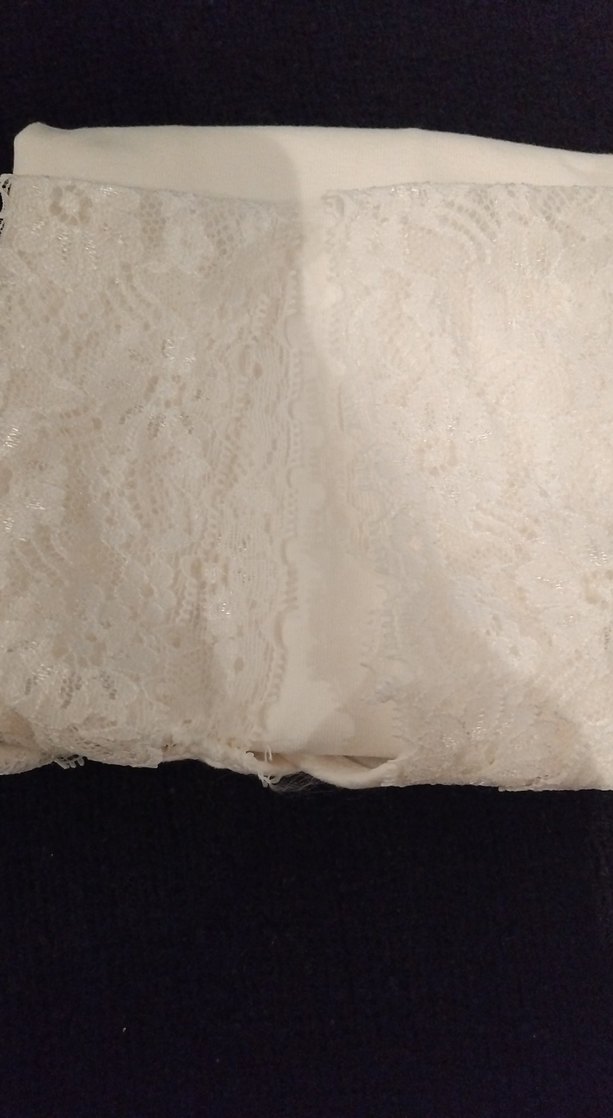 Dantel Detaylı Beyaz V Yakalı Kadın Atlet - Görsel 4