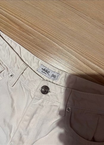 Zara Kadın Beyaz Midi Boy Regular Fit Denim Jean
