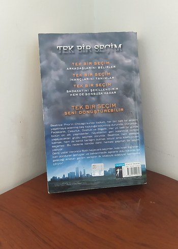 Uyumsuz - Veronica Roth