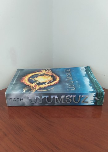 Beden Uyumsuz - Veronica Roth