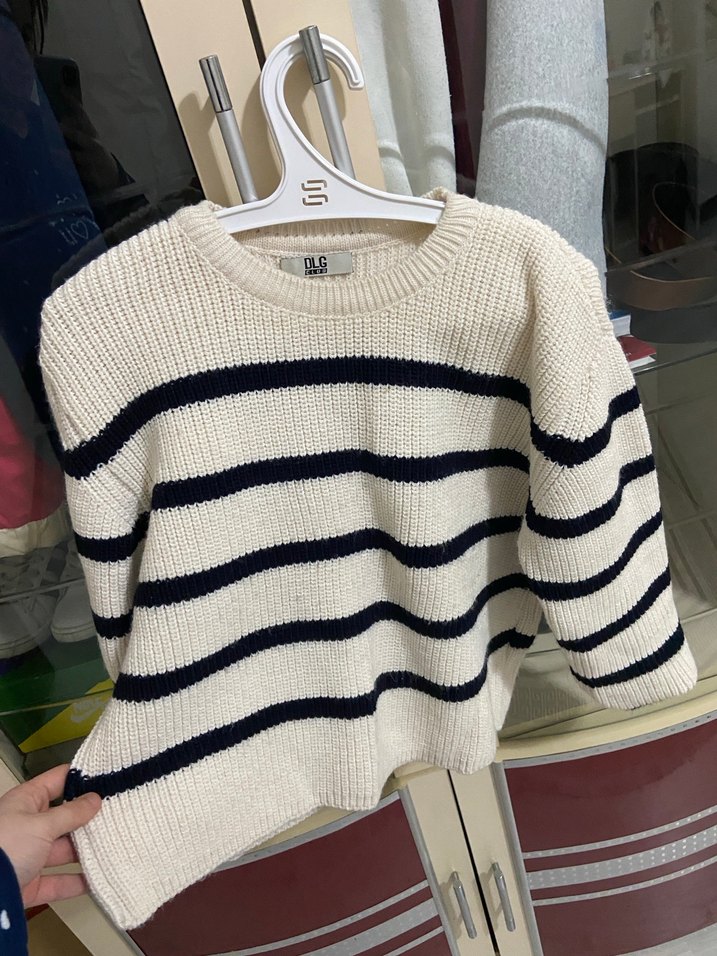 Beyaz Siyah Çizgili Örgü Kadın Kazak - Görsel 2