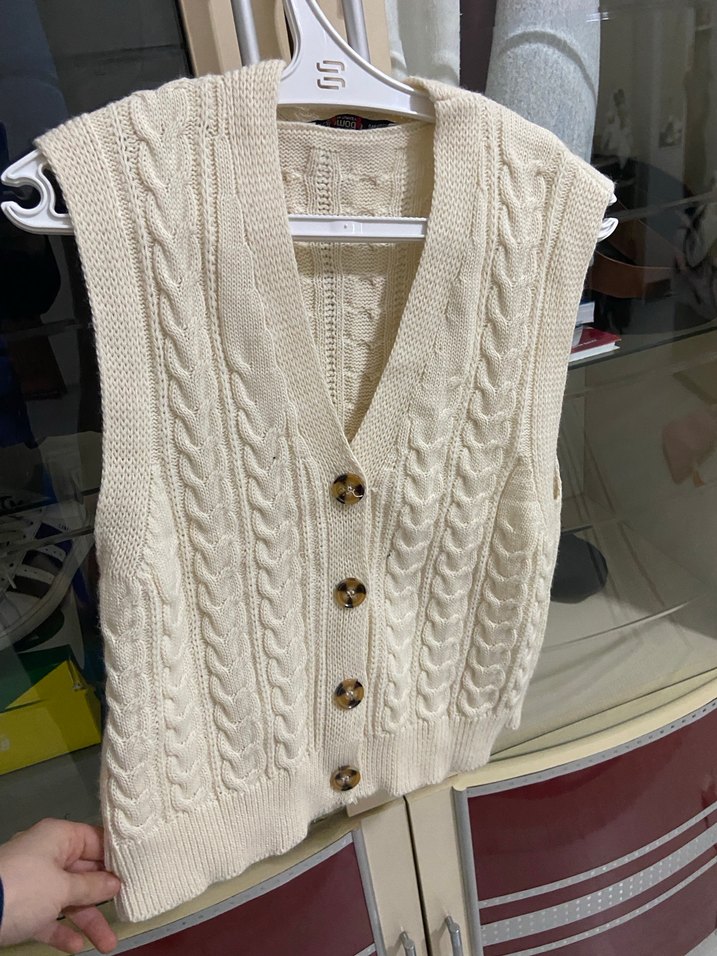 V Yaka Örgü Beyaz Süveter - Görsel 5