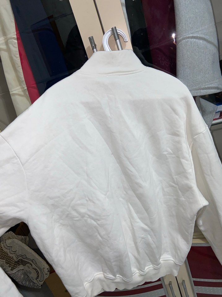 Kadın Beyaz Fermuarlı Sweatshirt - Görsel 3