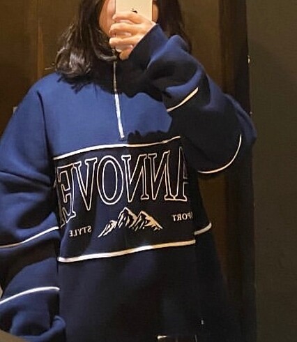 Sweatshirt