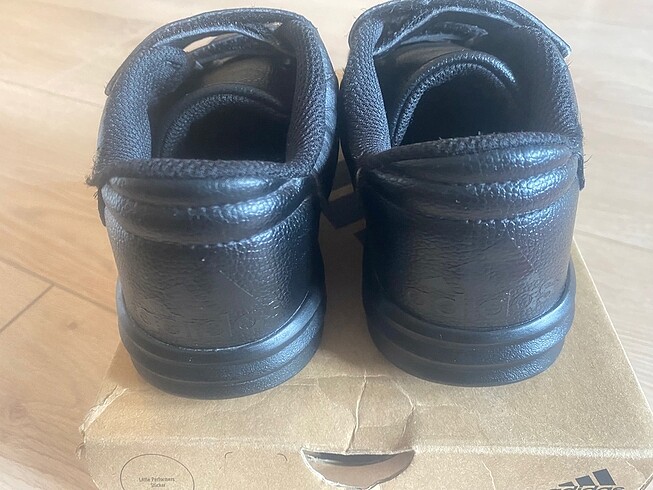 30 Beden Adidas Okul Ayakkabısı
