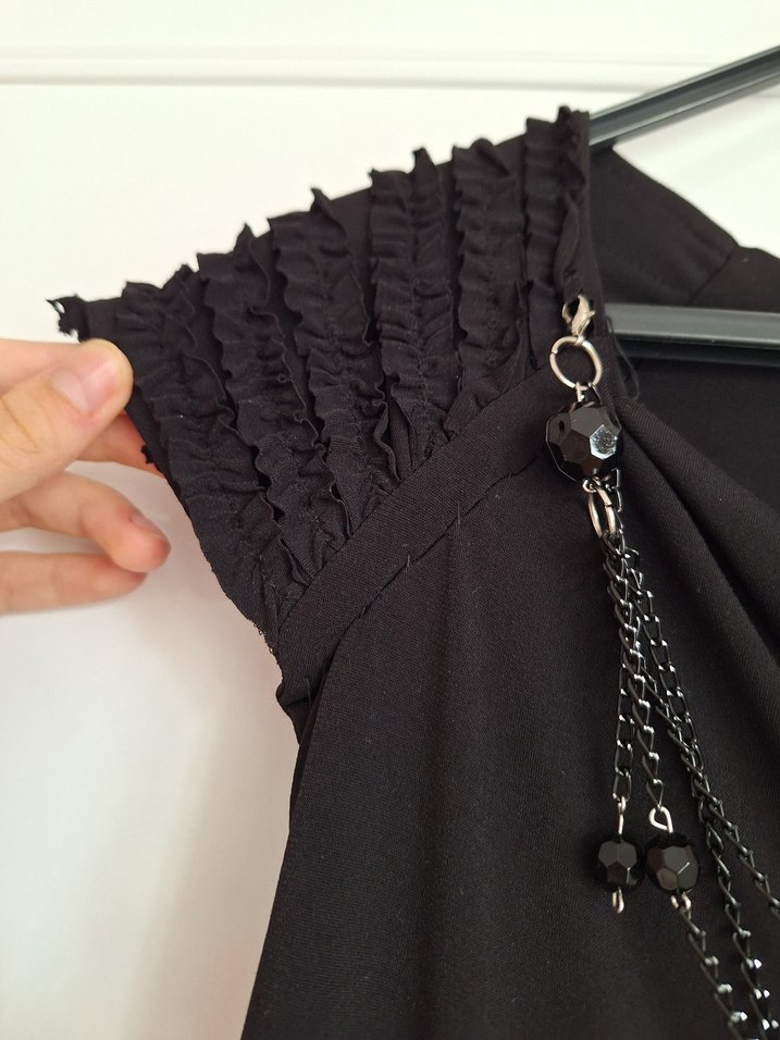 Zincir Detaylı Siyah Midi Elbise - Görsel 2