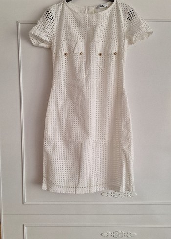 ADL Düğmeli Beyaz Mini Kısa Kollu Abiye Elbise