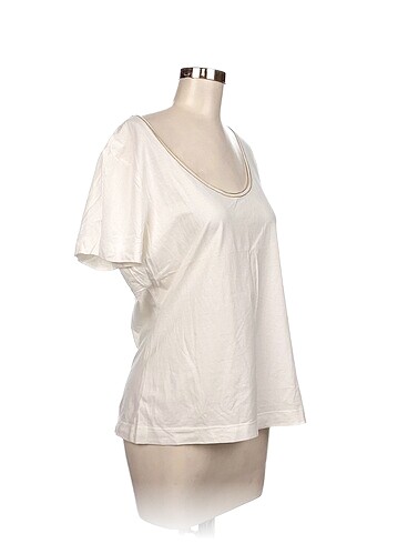 Escape Escape T-shirt %70 İndirimli.