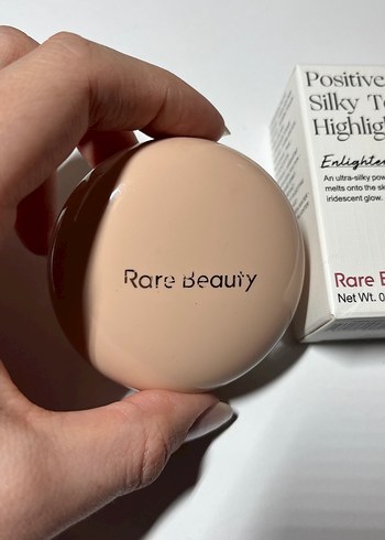 Rare Beauty Aydınlatıcı highlighter - Görsel 2