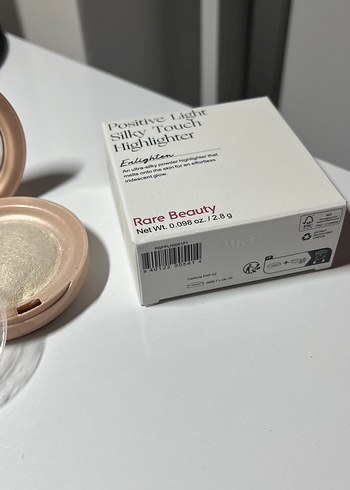 Rare Beauty Aydınlatıcı highlighter - Görsel 5