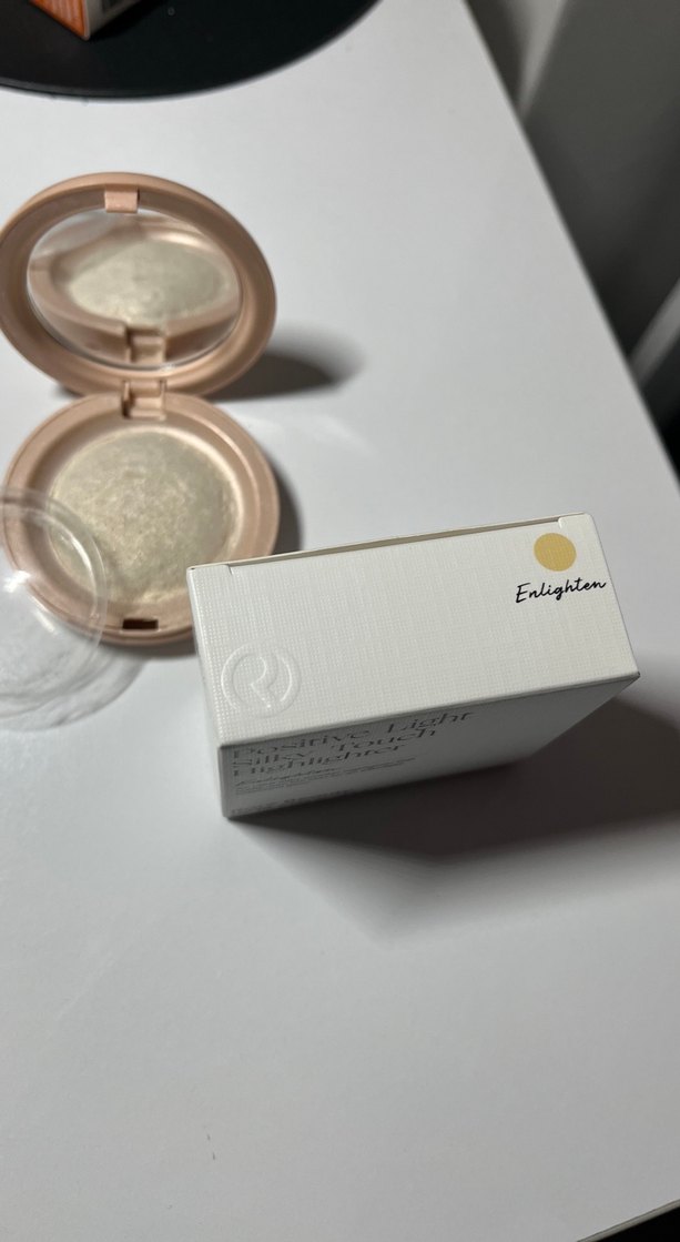 Rare Beauty Aydınlatıcı highlighter - Görsel 4