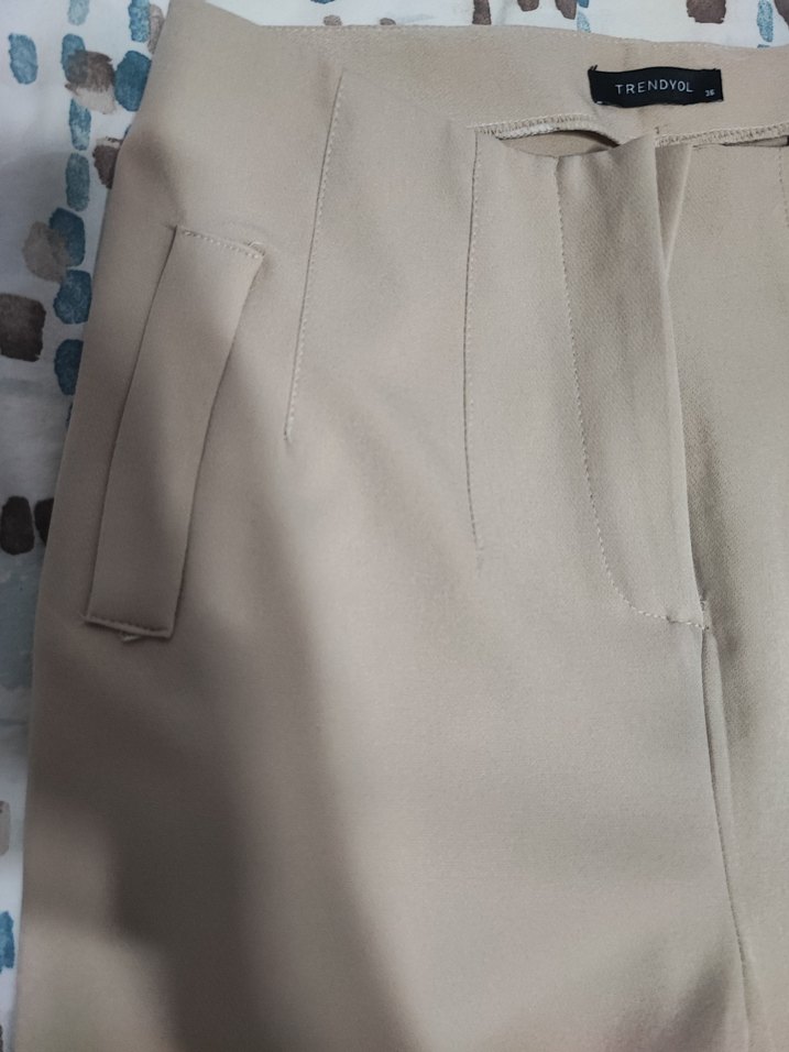 Kadın Bej Kemerli Kumaş Pantolon - Görsel 2