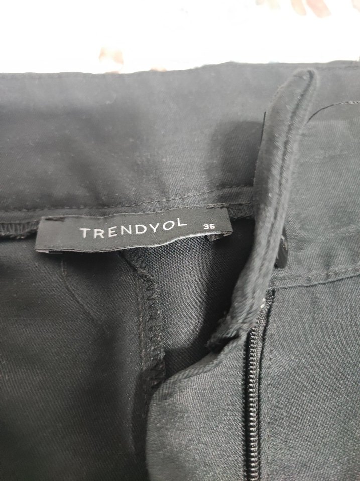 Kadın Siyah Salaş Midi Kumaş Pantolon - Görsel 4