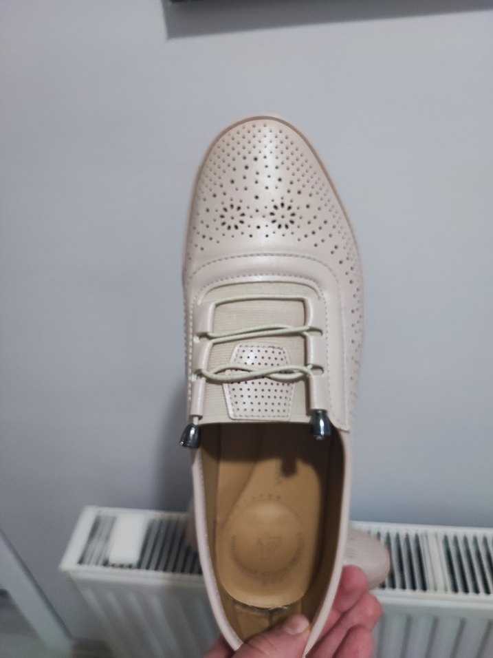 Bej Dolgu Topuklu Minimalist Günlük Ayakkabı - Görsel 3