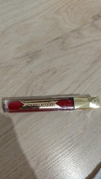 Max factor honey lacquer (floral ruby)