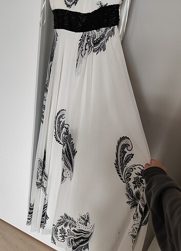 Beyaz askılı elbise - Görsel 3