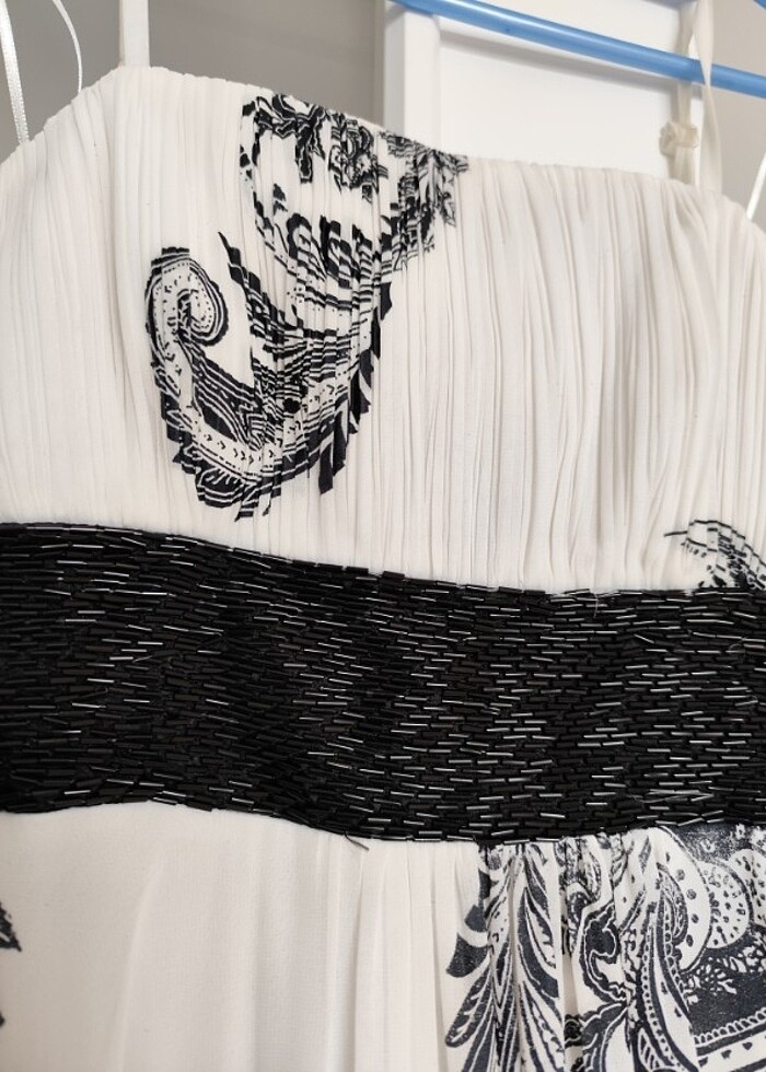 Beyaz askılı elbise - Görsel 4