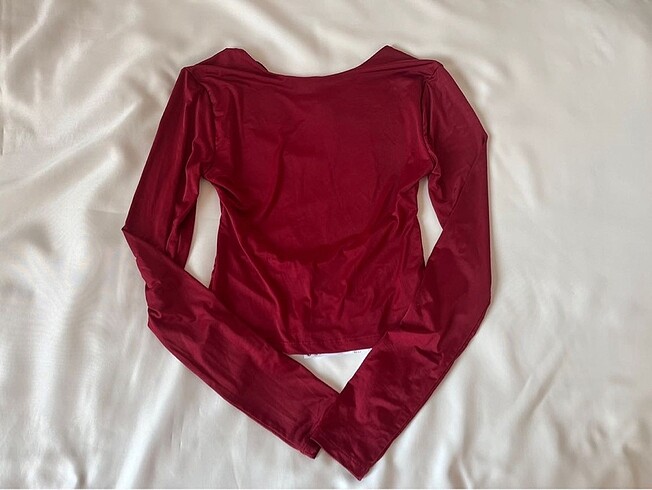 Stradivarius sırtı açık bordo üst