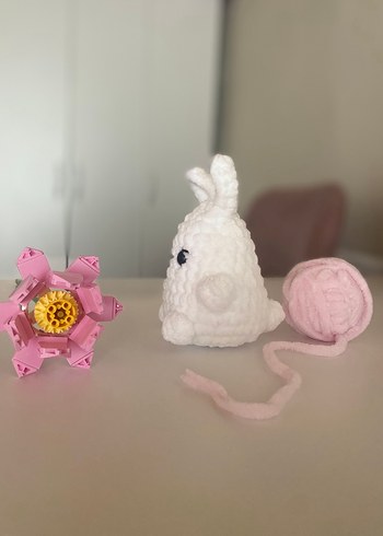 Amigurumi Beyaz Peluş Tavşan Oyuncak - Görsel 3