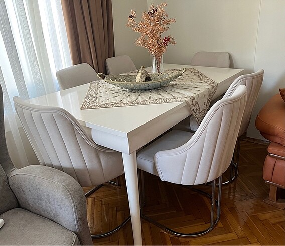  Beden salon yemek masası