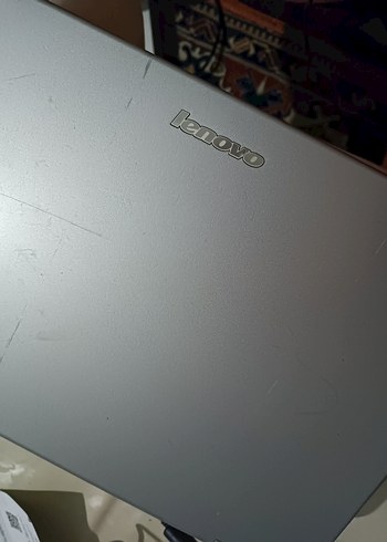 Siyah Lenovo Dizüstü Bilgisayar - Görsel 2