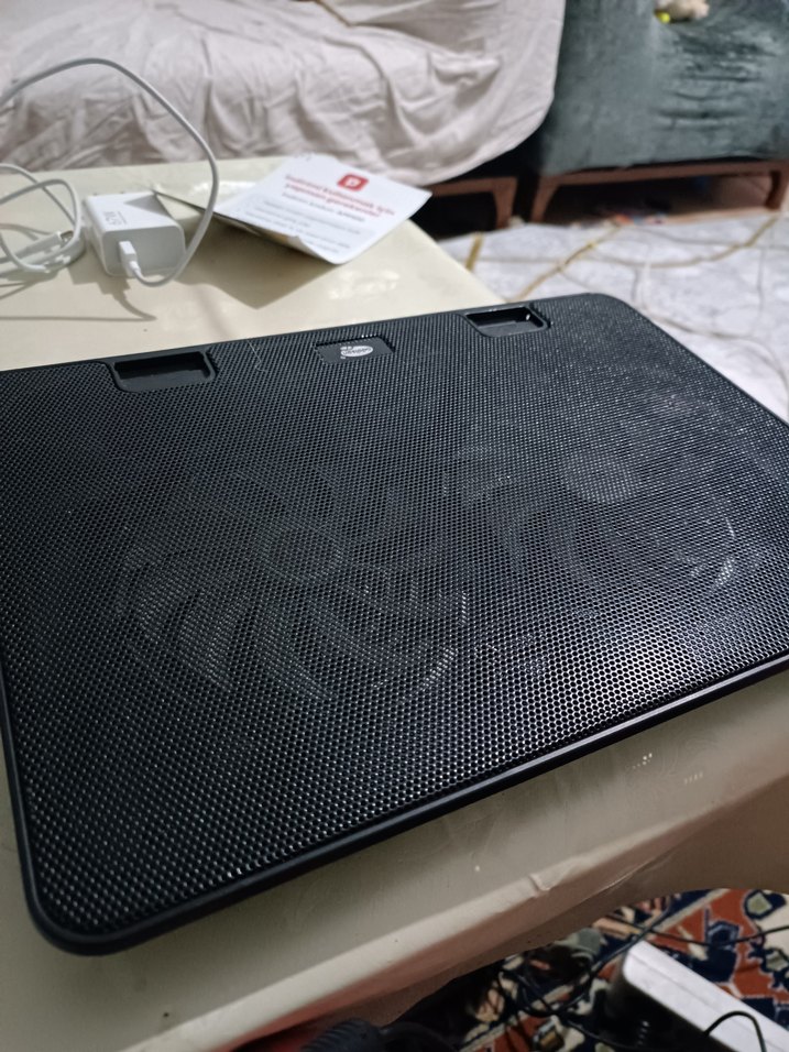 Siyah Lenovo Dizüstü Bilgisayar - Görsel 3