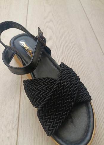 37 Beden siyah Renk Siyah Dolgu Topuklu Örgü Detaylı Kadın Sandalet