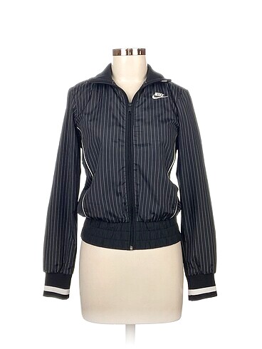 Nike Ceket %70 İndirimli.