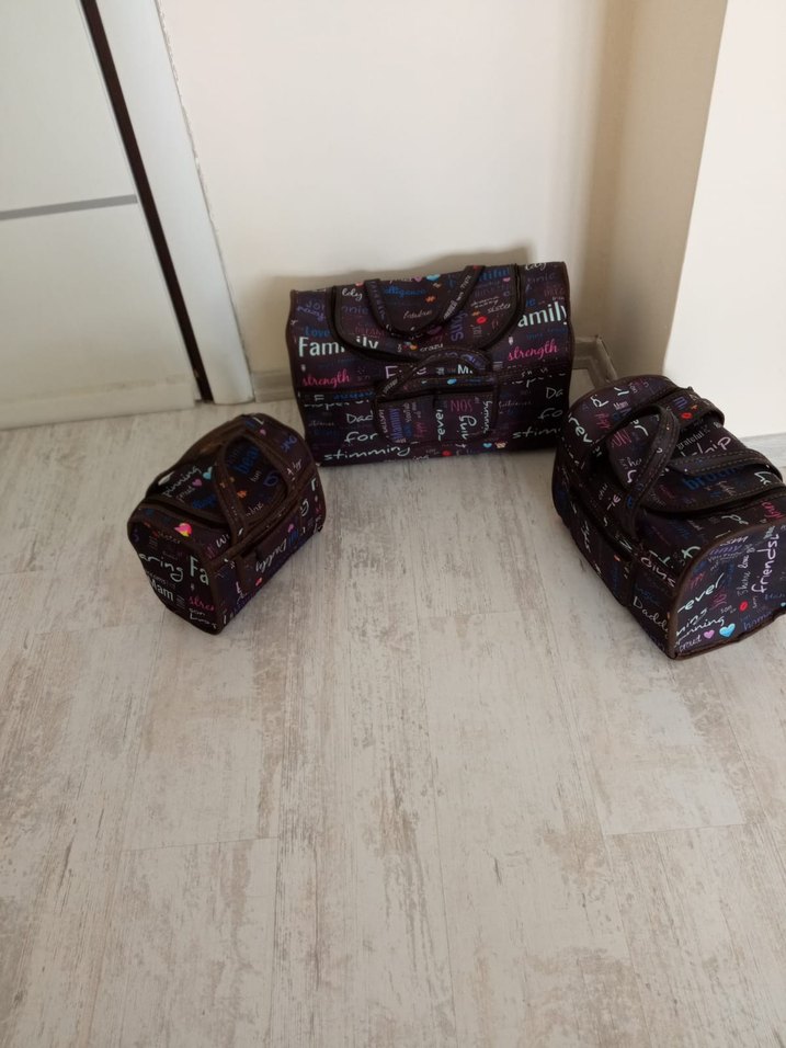 Çok Renkli Yazılı Seyahat Çantası Seti - Görsel 4