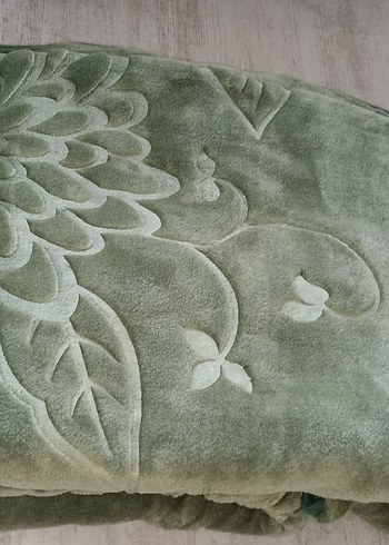 Yeşil Çiçek Desenli Battaniye - Görsel 3