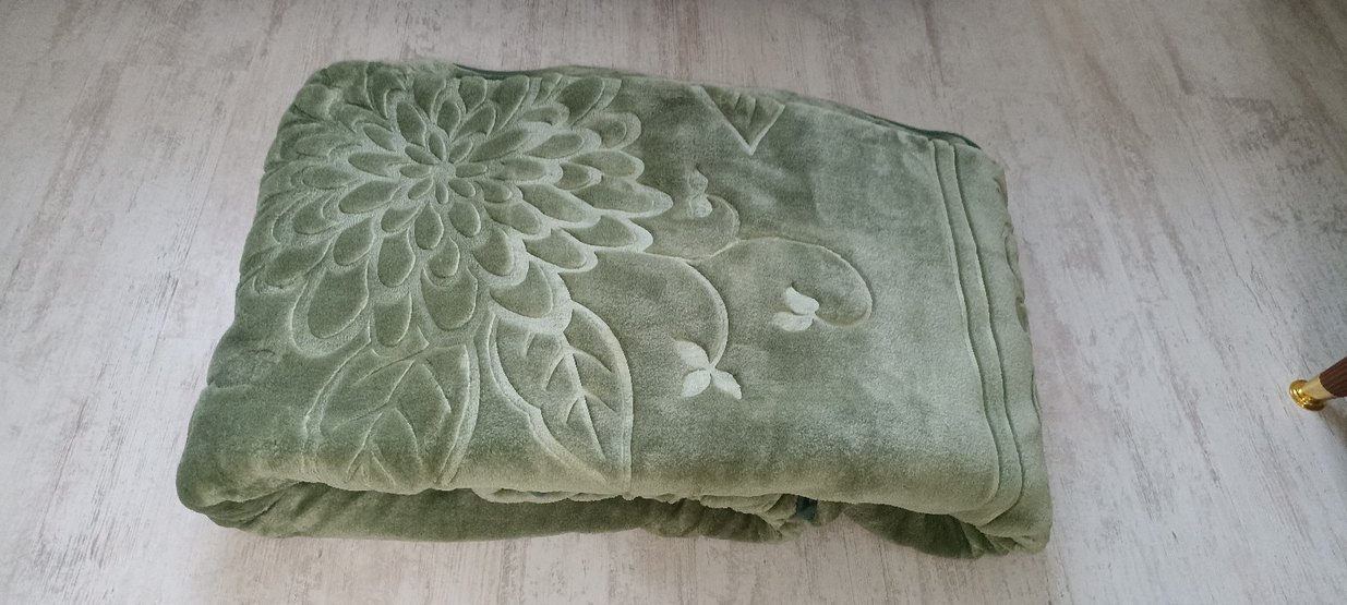 Yeşil Çiçek Desenli Battaniye - Görsel 2