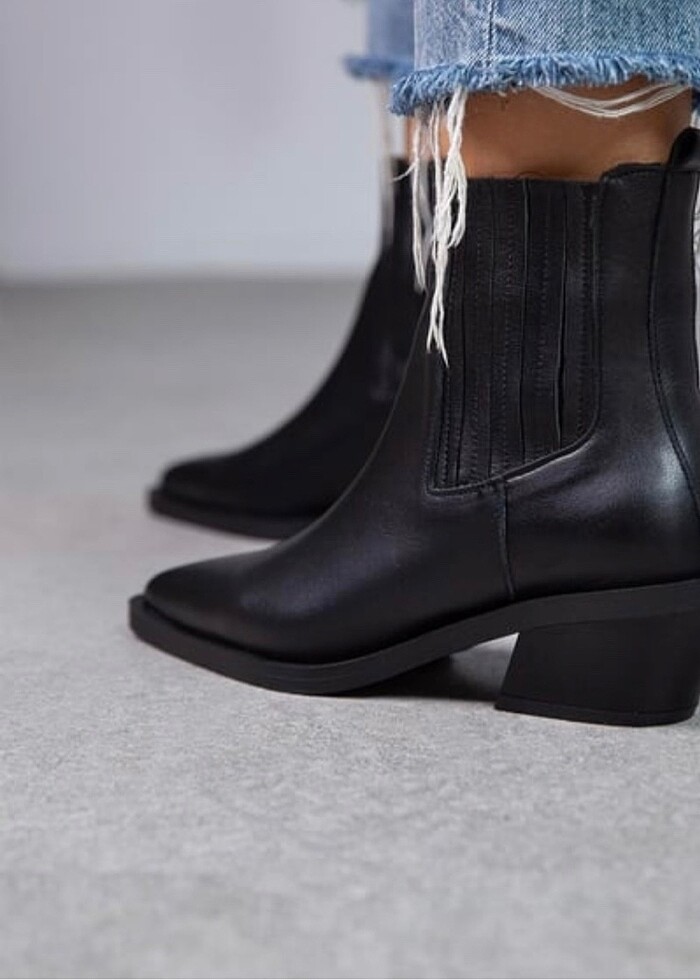 Siyah sivri burun bot - Görsel 4