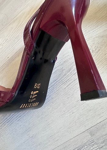 39 Beden Bordo Rugan Kemerli Stiletto Kadın Sandalet