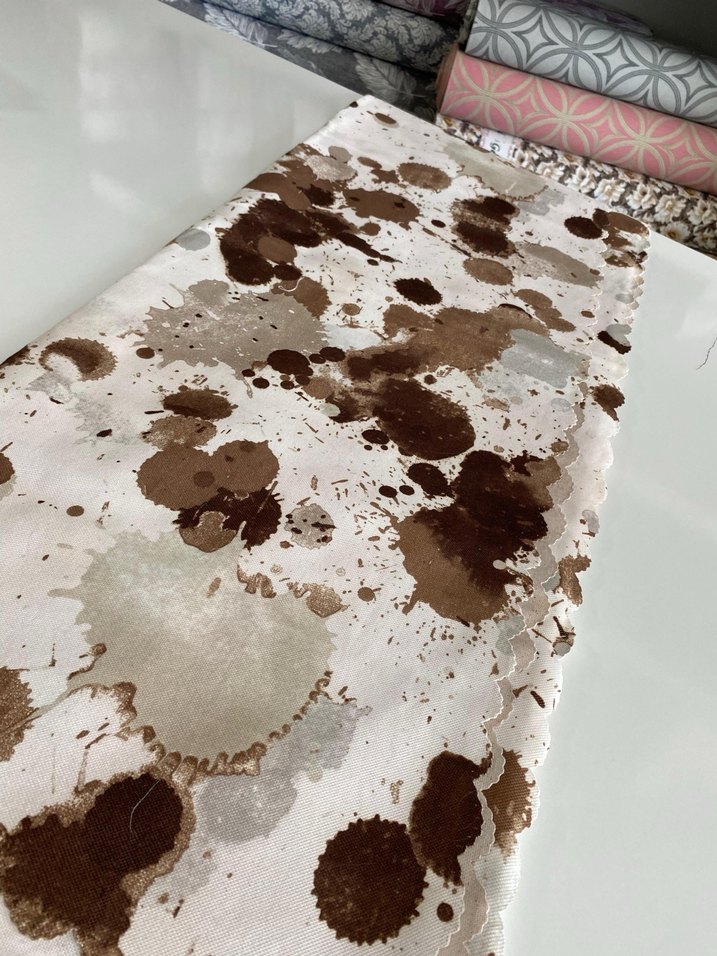 Kahverengi ve Gri Desenli Modern Masa Örtüsü - Görsel 2