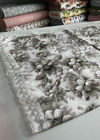 Gri Çiçek Desenli Masa Örtüsü - Görsel 2
