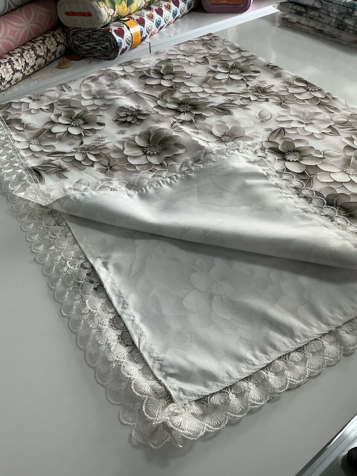 Gri Çiçek Desenli Masa Örtüsü - Görsel 3