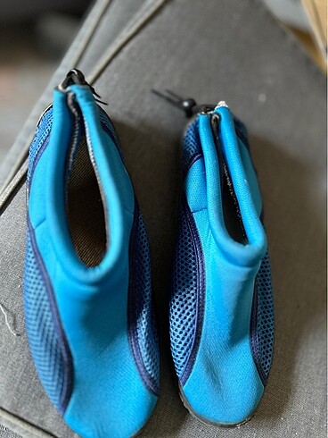 Mavi deniz ayakkabısı