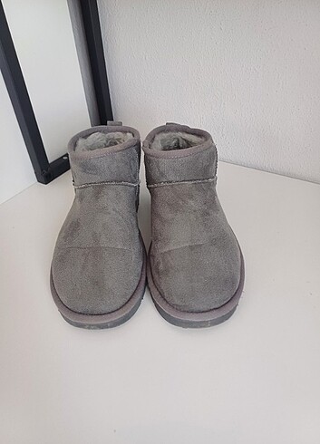 Ugg Yeni UGG