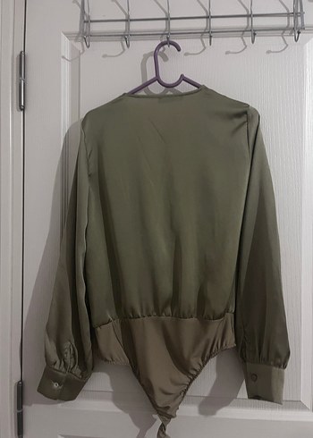 Trendyol & Milla V Yaka Drape Detaylı Uzun Kollu Bluz