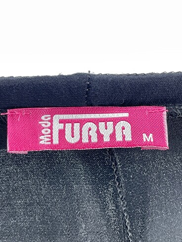 m Beden siyah Renk Vintage Love Düz Kesim %70 İndirimli.