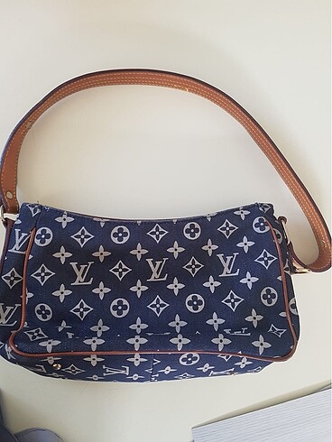 Louis Vuitton LV kol çantası