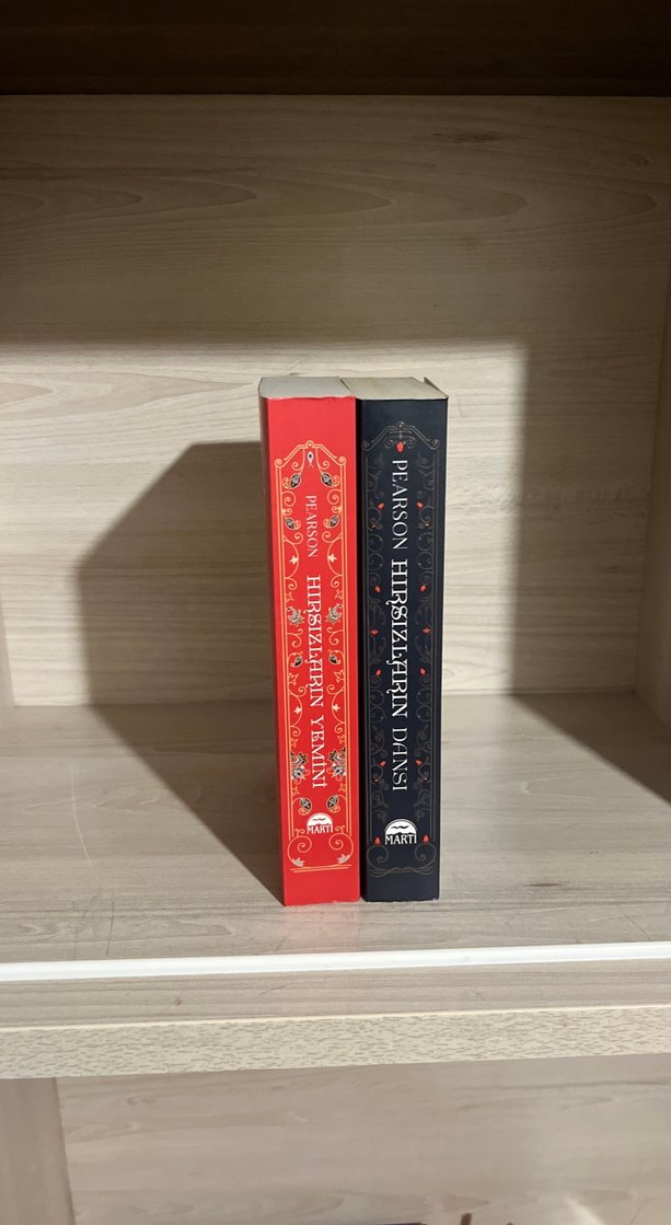 Mary E. Pearson Hırsızların Dansı ve Yemi - Görsel 2