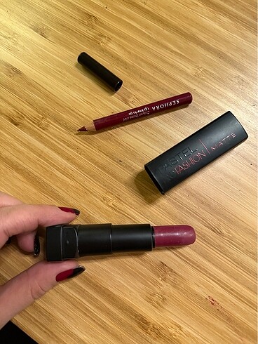 Beden bordo Renk Bordo pastel ruj ve sephora bordo mini ruj kalemi