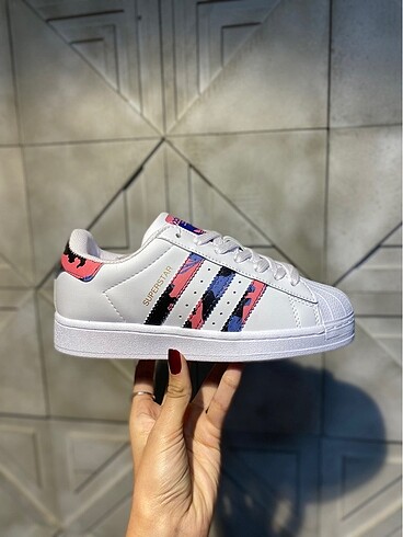 Adidas superstar