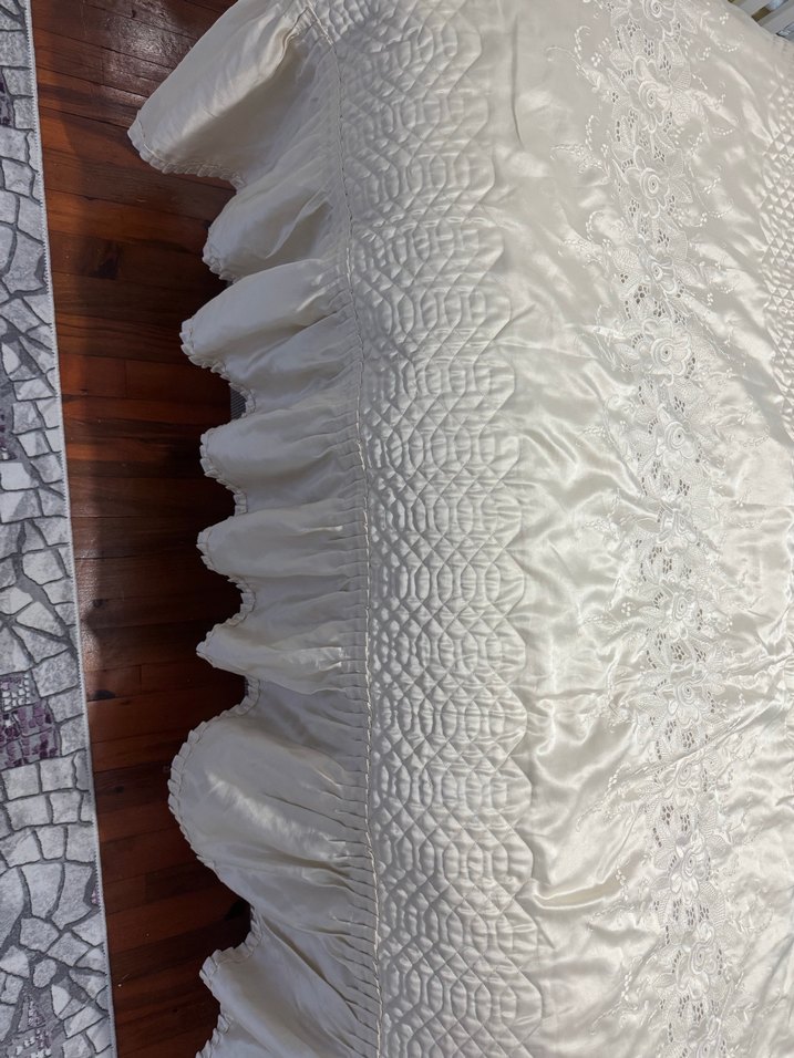 Krem Parlak Yatak Örtüsü - Görsel 3